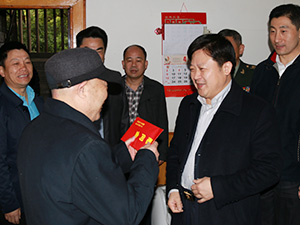 劉志仁親臨郴汽集團(tuán)走訪(fǎng)慰問(wèn)軍轉(zhuǎn)干部國(guó)防建設(shè)二等功臣侯尚德